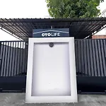 Oyo Life 2751 Deyo Kost