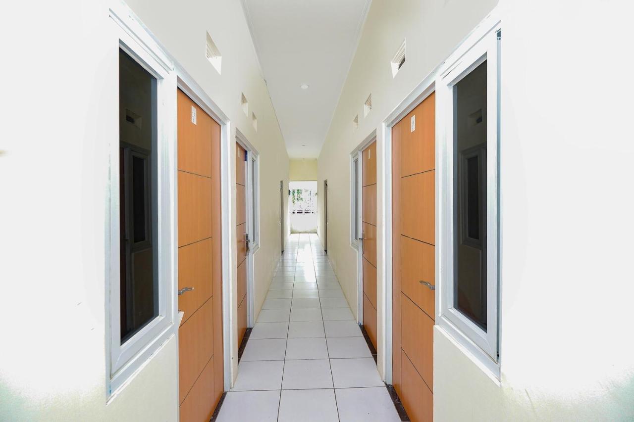 Hotel Oyo Life 2751 Deyo Kost Semarang