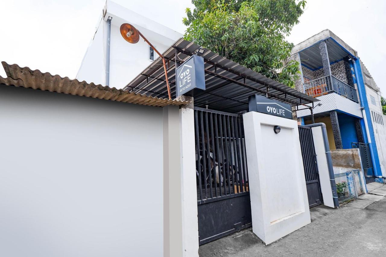 Oyo Life 2751 Deyo Kost Hotel