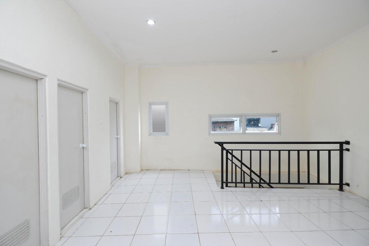 Hotel Oyo Life 2751 Deyo Kost Semarang