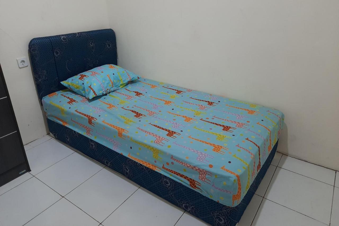 Oyo Life 2751 Deyo Kost Hotel