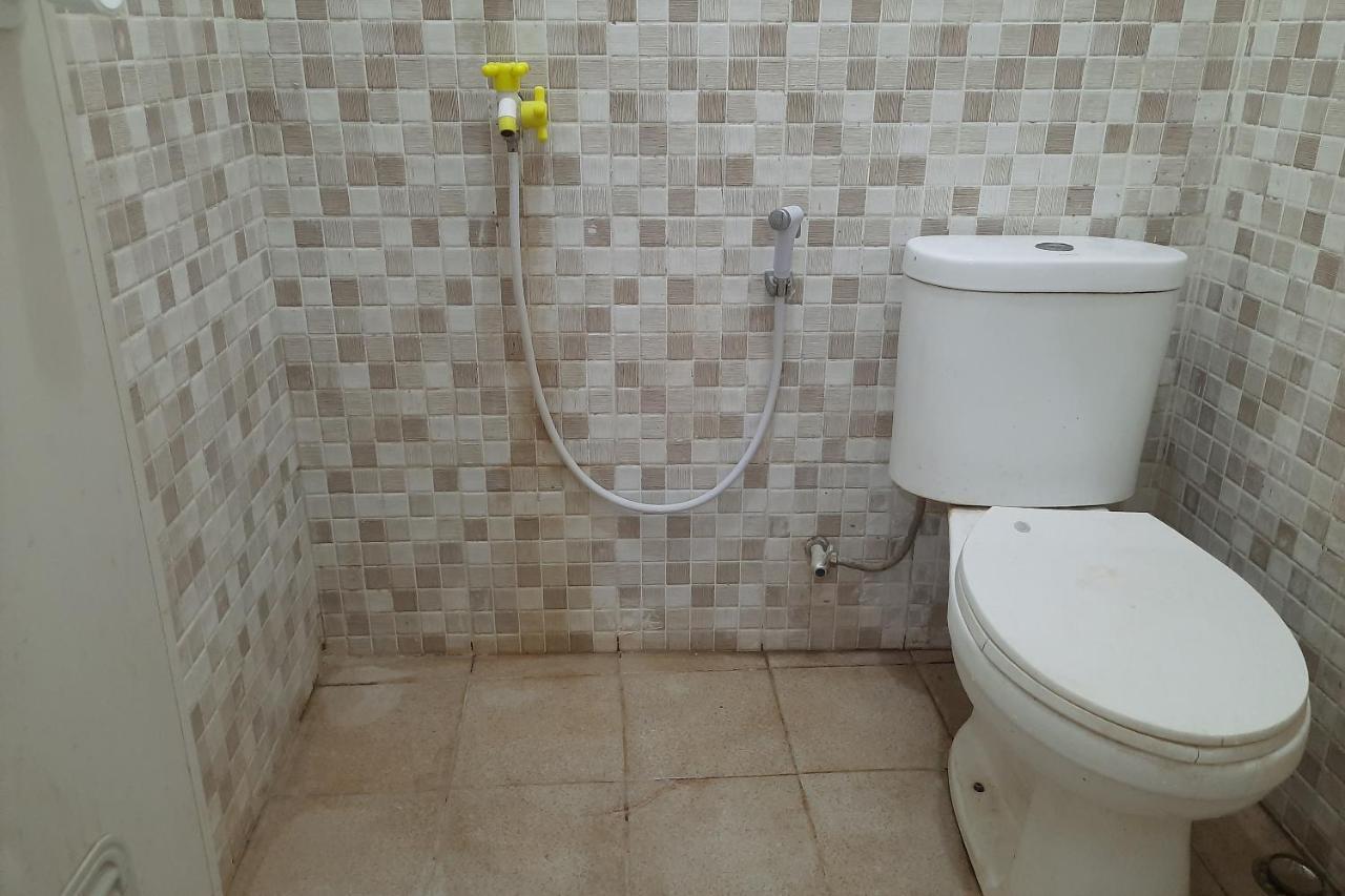 Hotel Oyo Life 2751 Deyo Kost Semarang