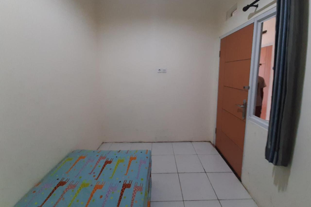 Hotel Oyo Life 2751 Deyo Kost Semarang